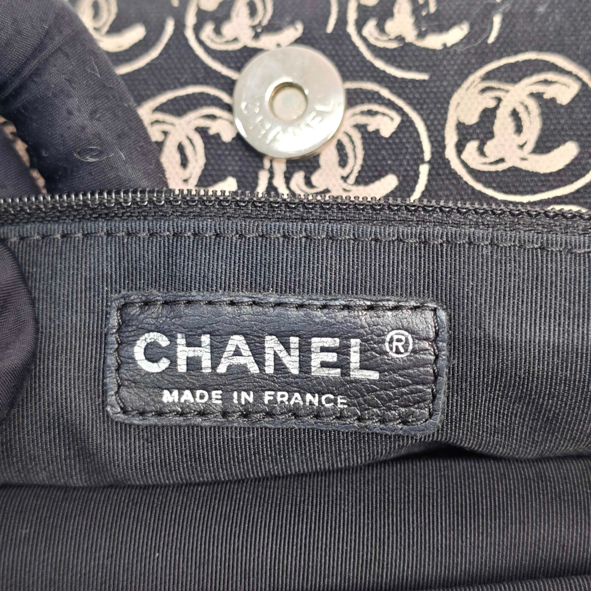 Chanel Vintage Printed Canvas Acrylic Chain Tote Bag
